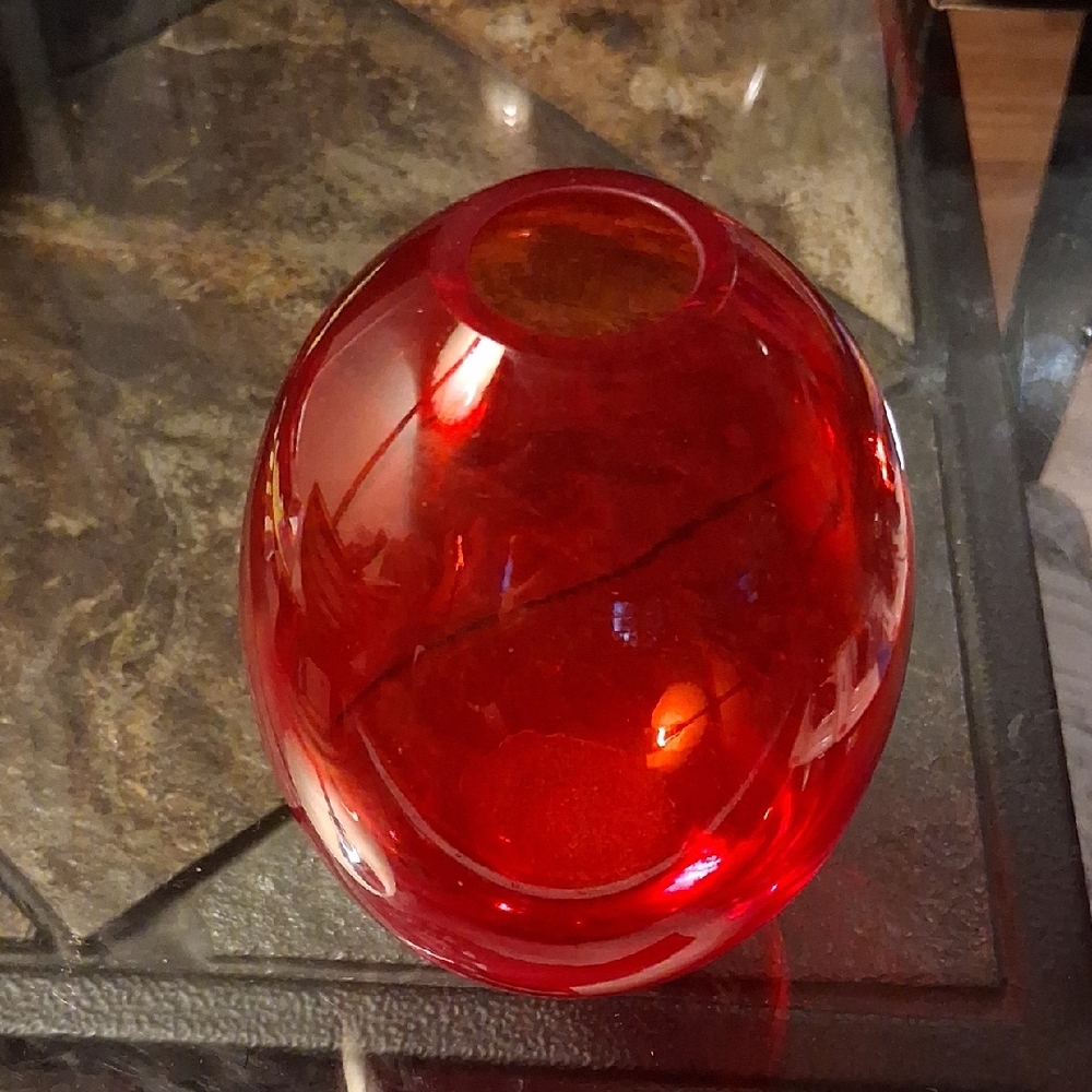 HANDBLOWN GLASS BUD VASE